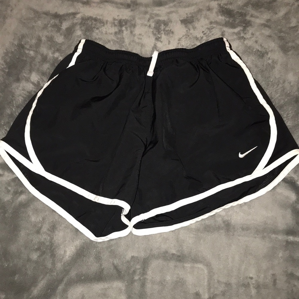 black and white nike shorts